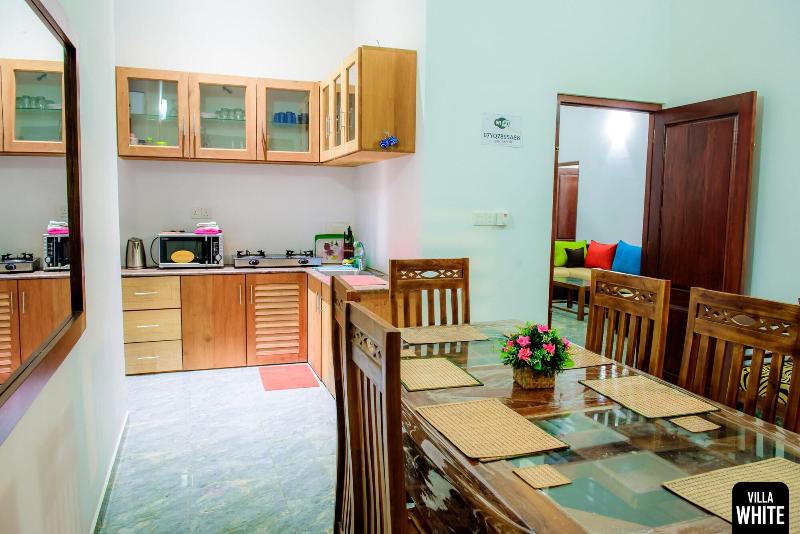 Villa White image