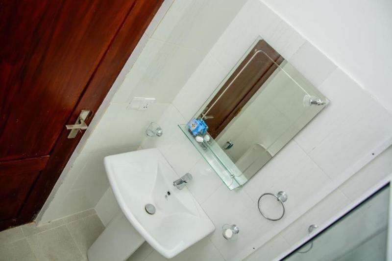 Villa White image