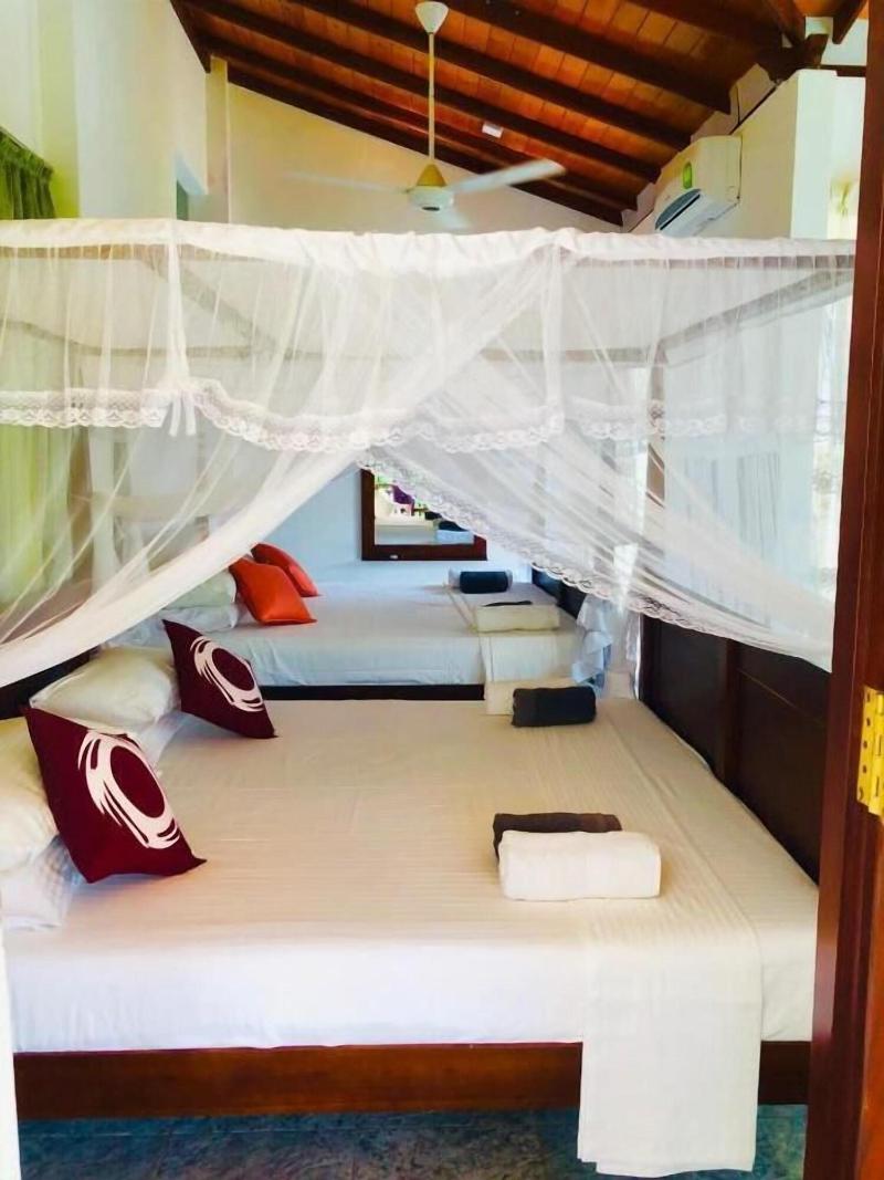 Villa White image