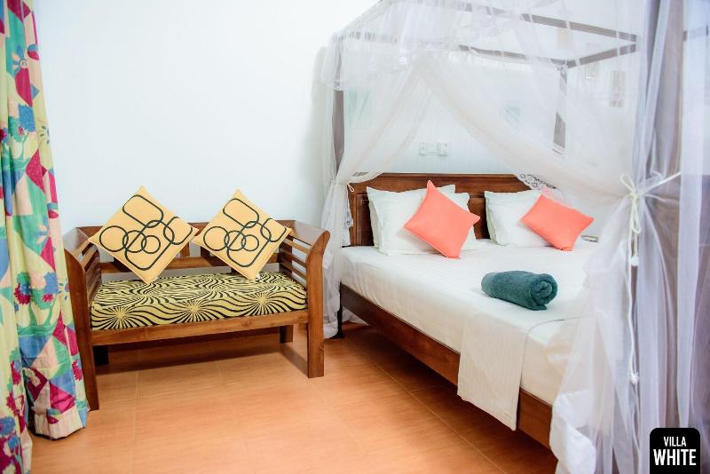 Villa White image