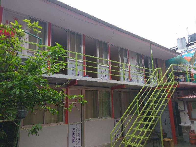 Beehive Hostel image