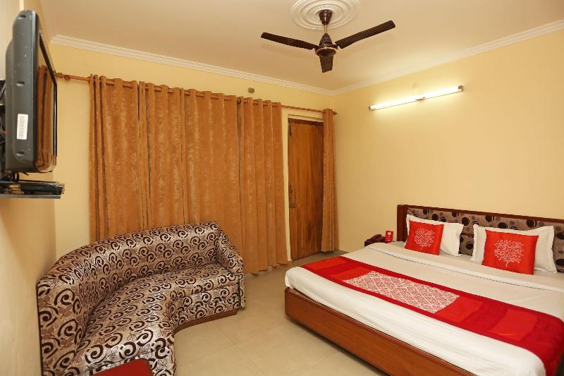 8714 Hotel Amar
