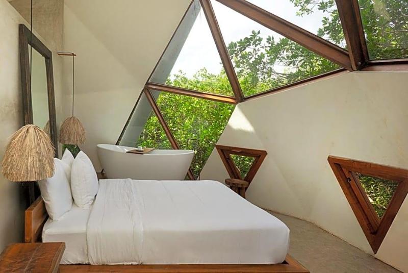 Mamasan Treehouses & Cabins image