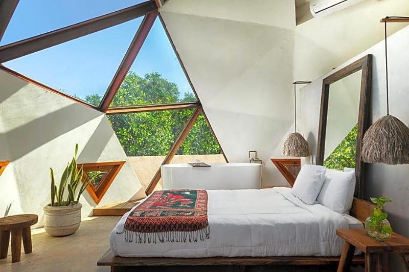 Mamasan Treehouses & Cabins image