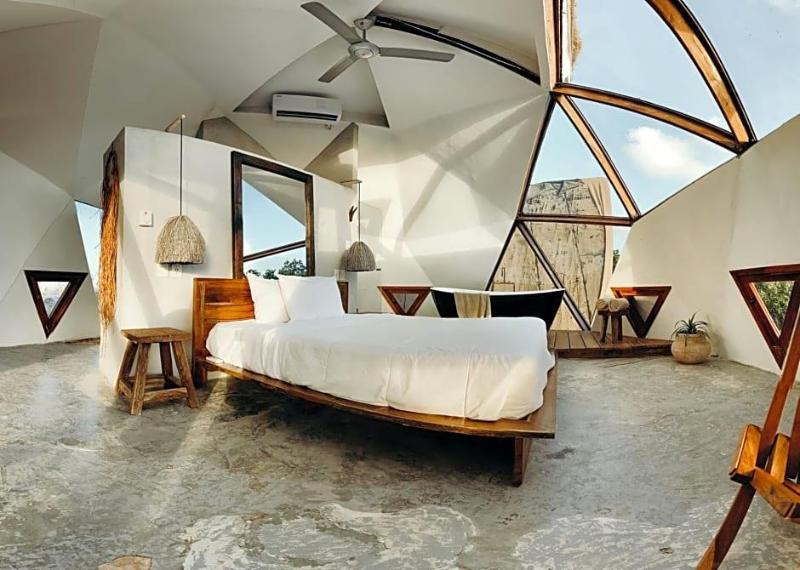 Mamasan Treehouses & Cabins image