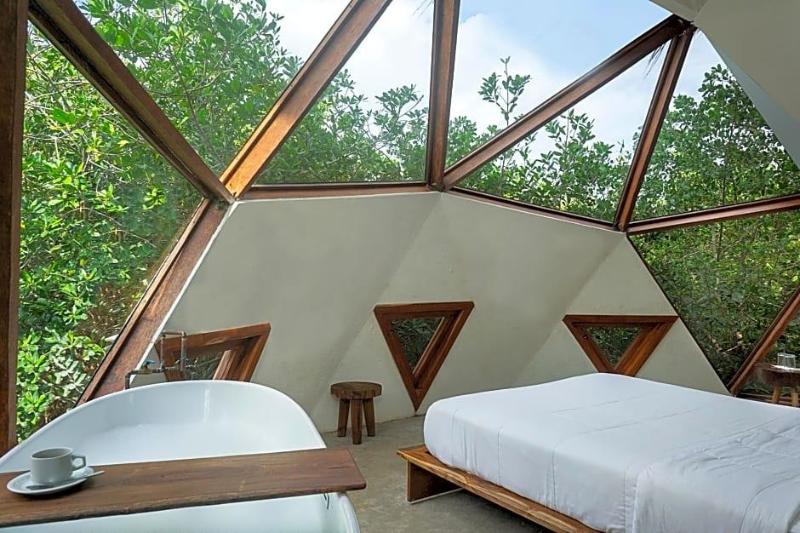 Mamasan Treehouses & Cabins image