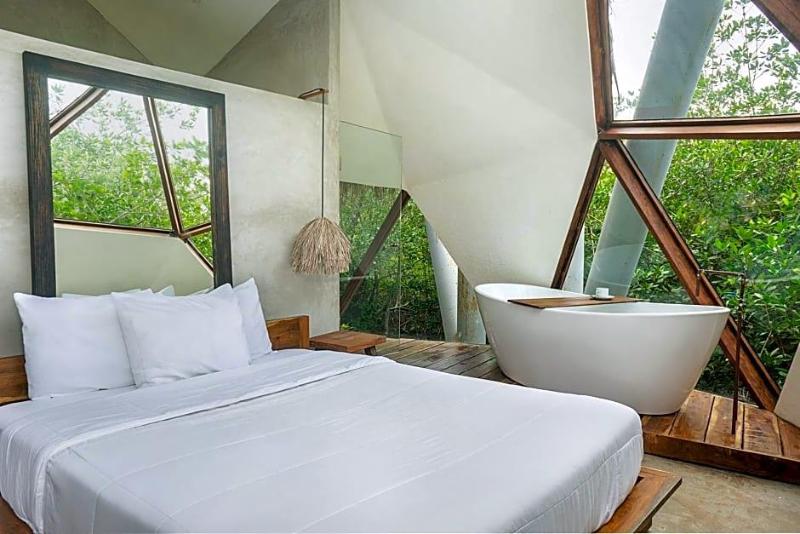 Mamasan Treehouses & Cabins image
