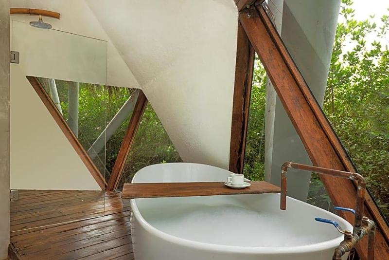 Mamasan Treehouses & Cabins image