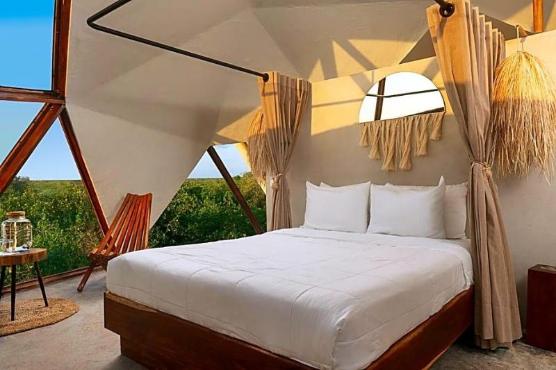 Mamasan Treehouses & Cabins image