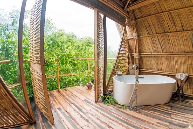 Mamasan Treehouses & Cabins image