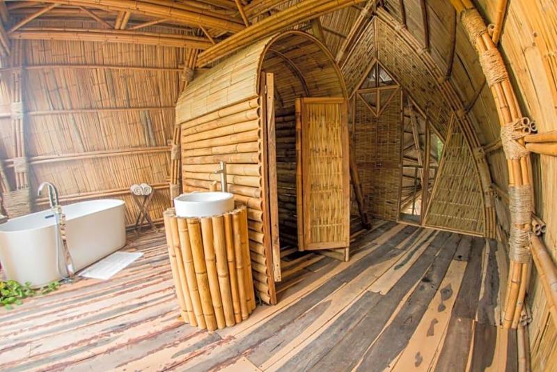 Mamasan Treehouses & Cabins image