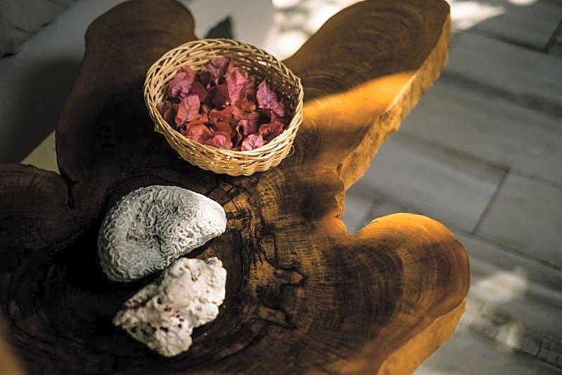 Mamasan Treehouses & Cabins image