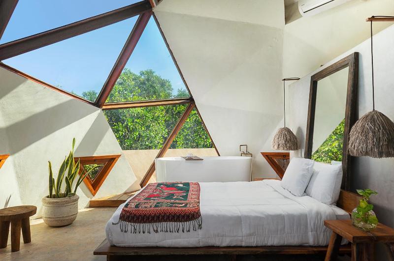 Mamasan Treehouses & Cabins image