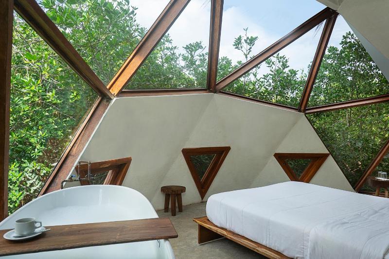 Mamasan Treehouses & Cabins image