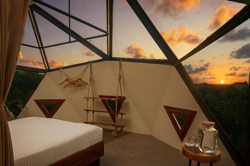 Mamasan Treehouses & Cabins image