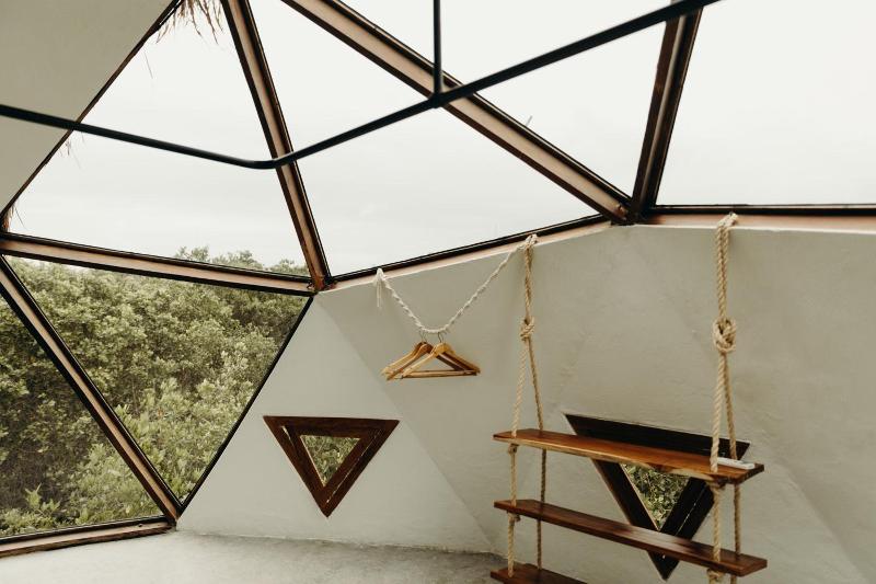 Mamasan Treehouses & Cabins image