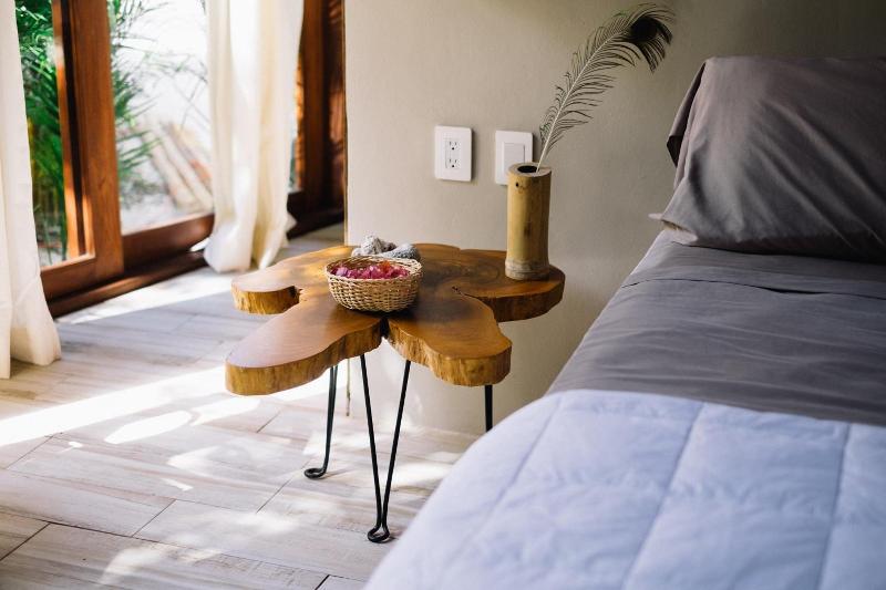 Mamasan Treehouses & Cabins image