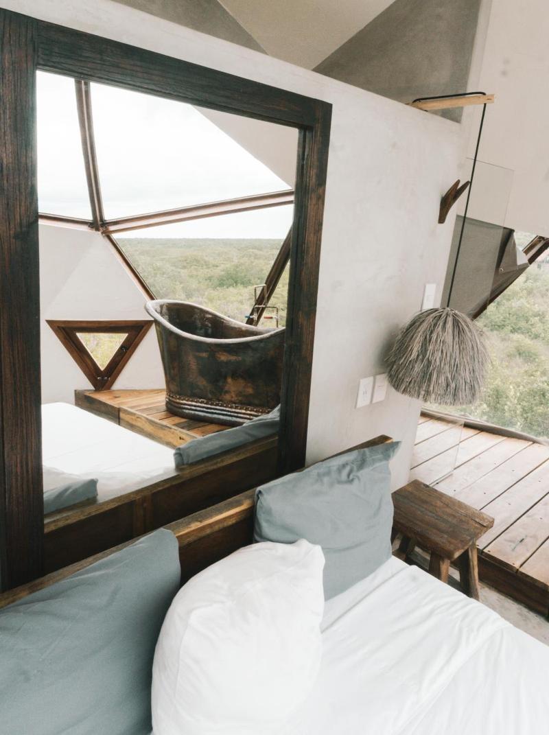 Mamasan Treehouses & Cabins image