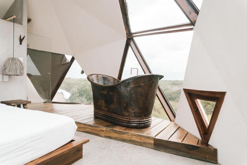 Mamasan Treehouses & Cabins image