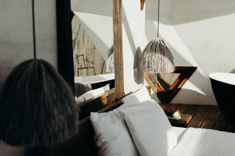 Mamasan Treehouses & Cabins image