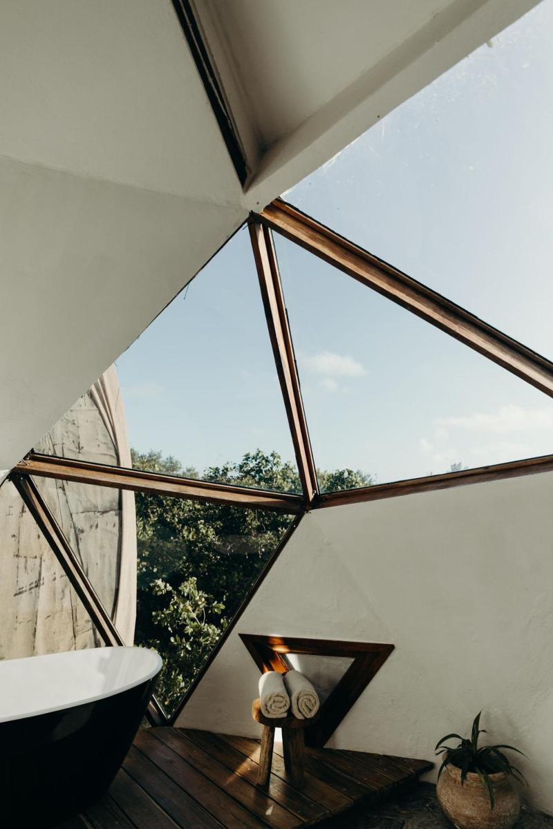 Mamasan Treehouses & Cabins image