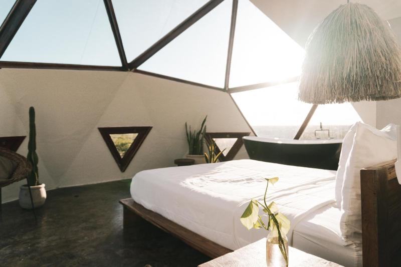 Mamasan Treehouses & Cabins image