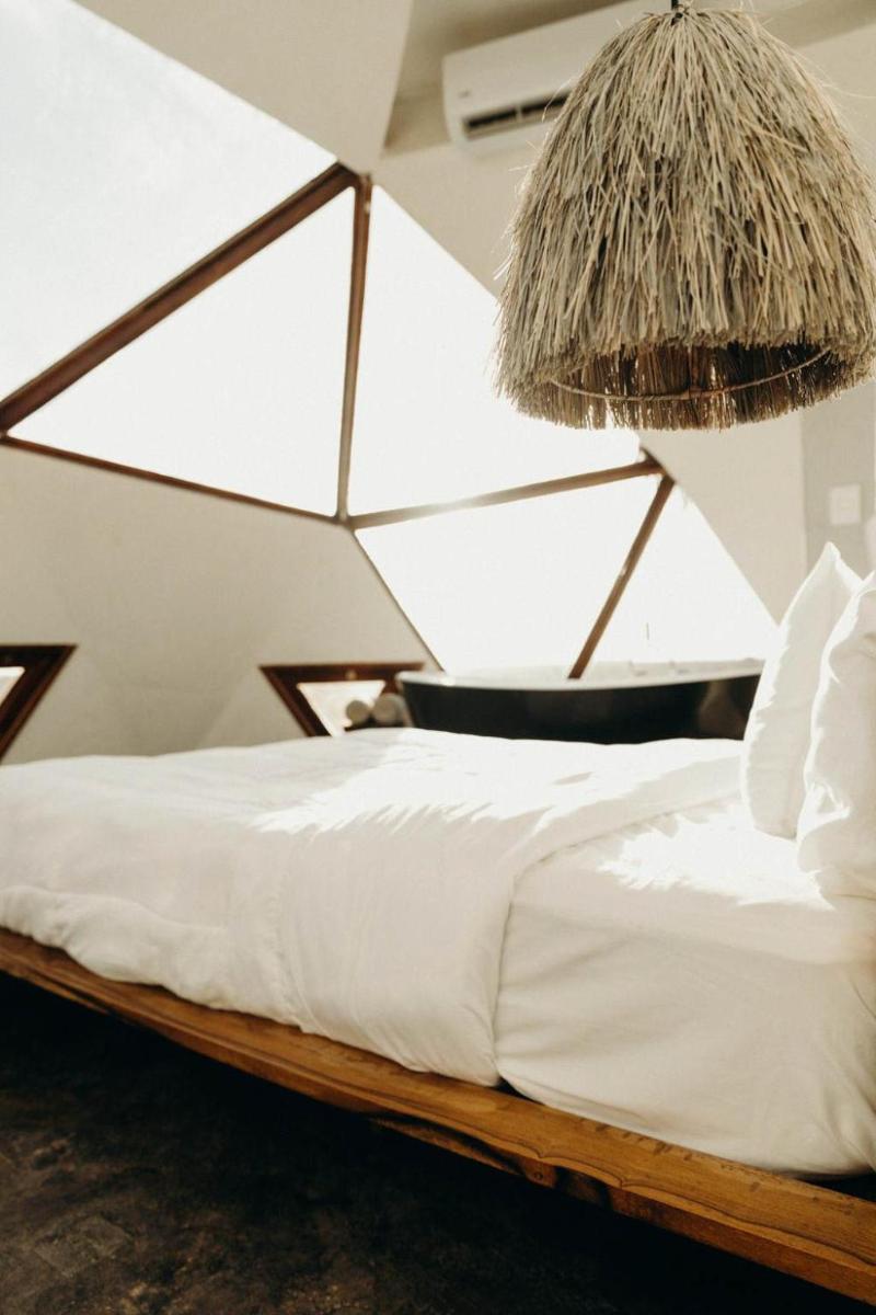 Mamasan Treehouses & Cabins image
