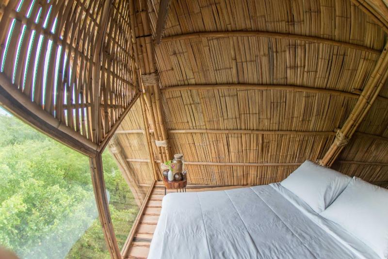 Mamasan Treehouses & Cabins image