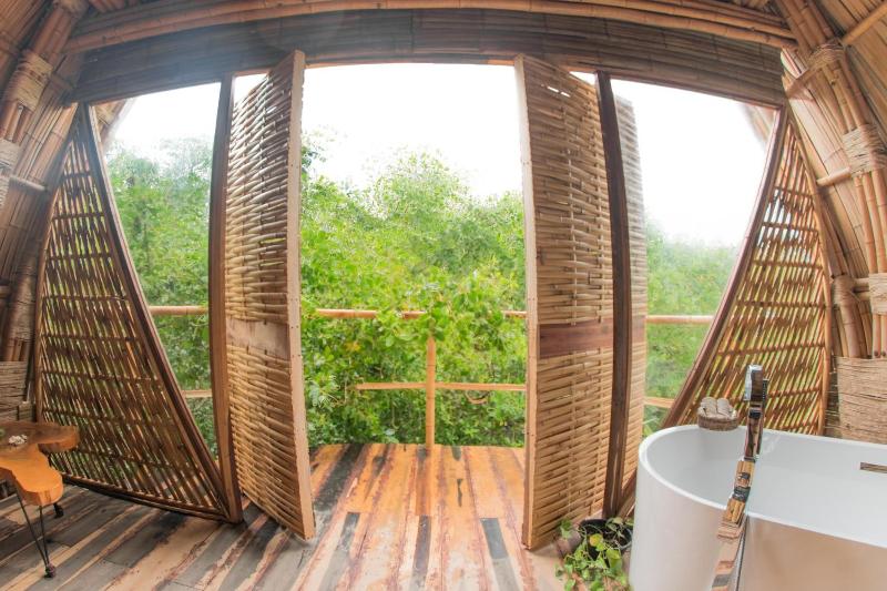 Mamasan Treehouses & Cabins image