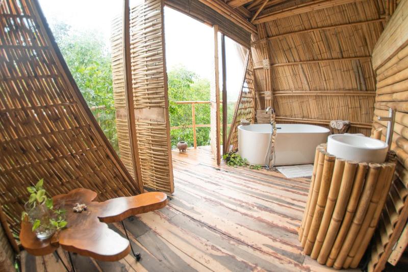 Mamasan Treehouses & Cabins image