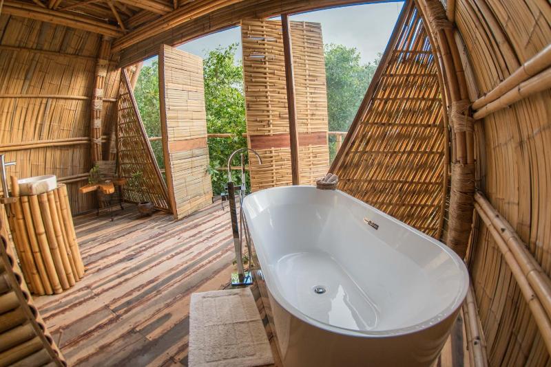 Mamasan Treehouses & Cabins image