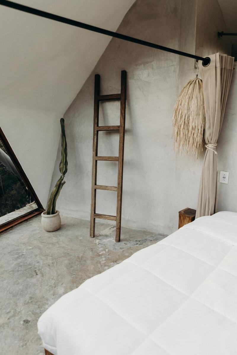 Mamasan Treehouses & Cabins image
