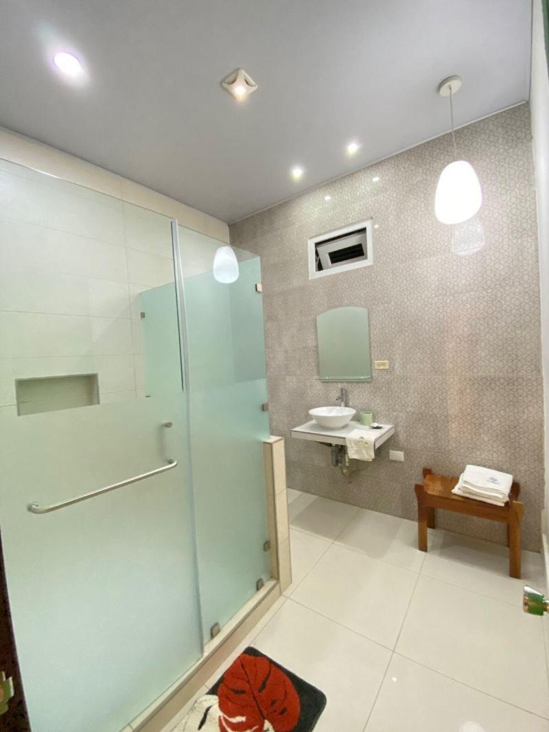 Cesar Mariscos image