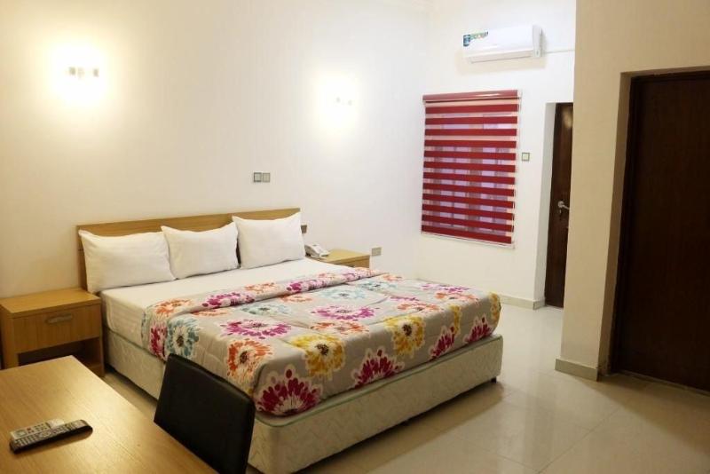 Roses Regency Hotel And Suites image