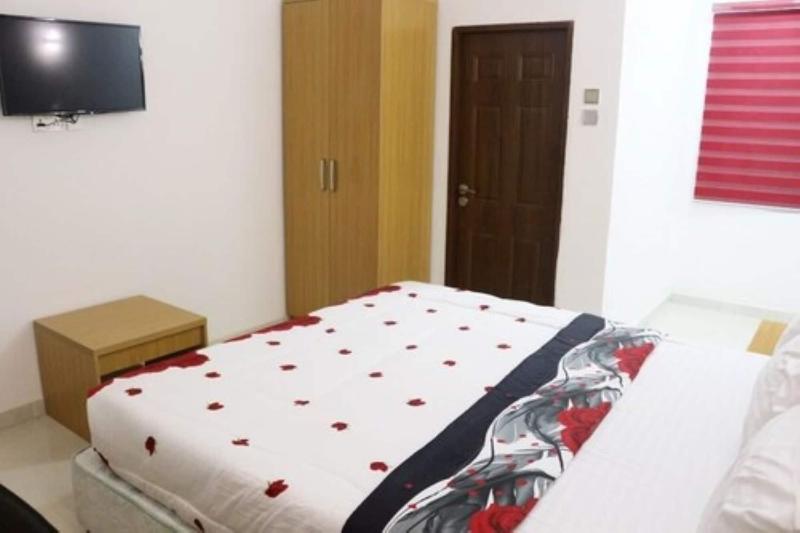 Roses Regency Hotel And Suites image