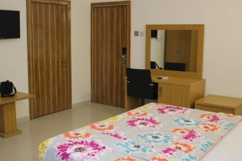 Roses Regency Hotel And Suites image