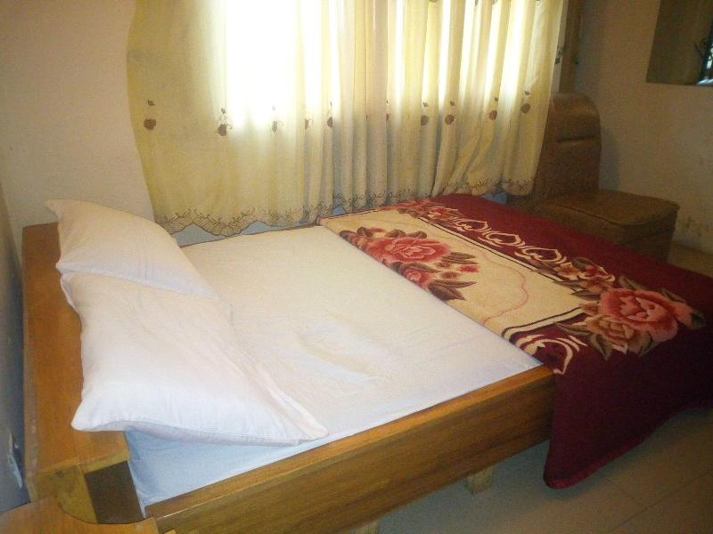 DOUBLE QUEEN SIZE BED