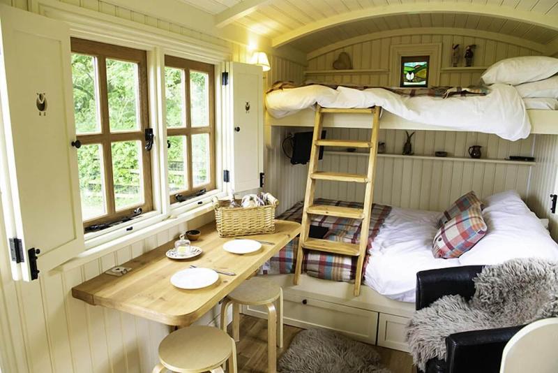 Morndyke Shepherds' Huts image