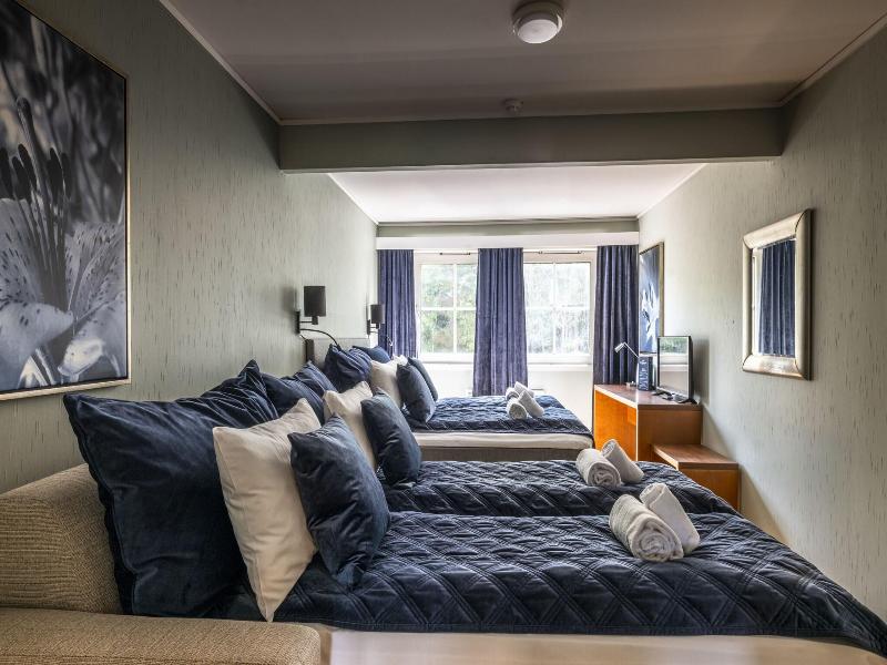 Storebaug Hotell & Kro image