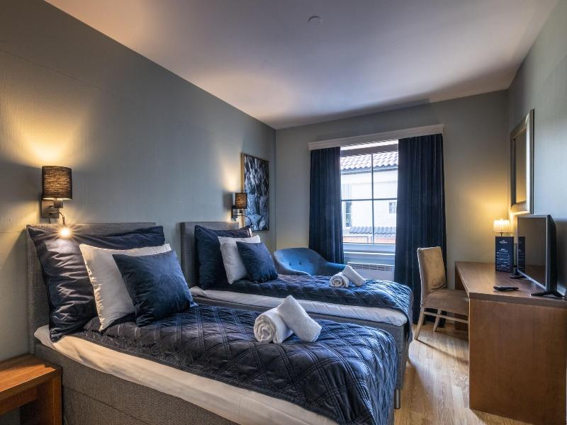 Storebaug Hotell & Kro image