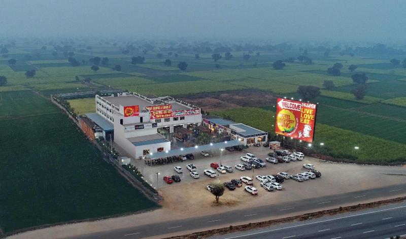Hotel Highway King Behror Neemrana — exterior view
