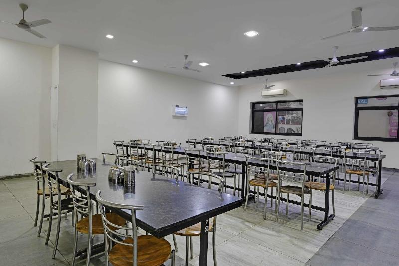 Hotel Highway King Behror Neemrana — view