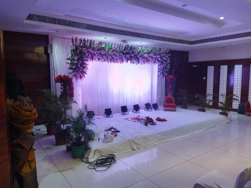 Hotel Shri Khedapati International