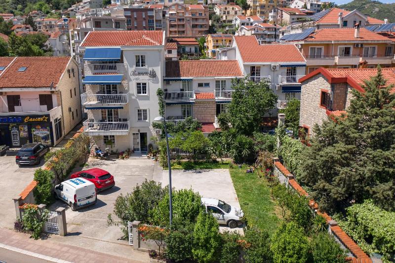 Marinero Apartments image