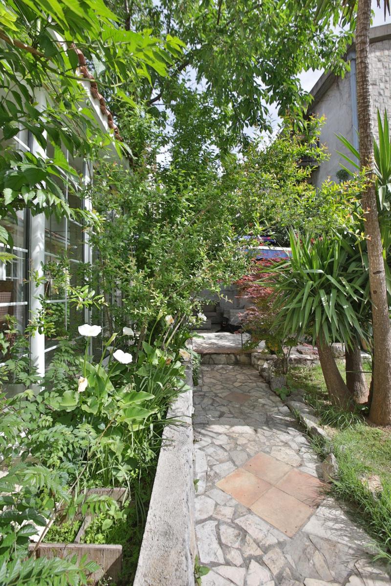 Marinero Apartments image