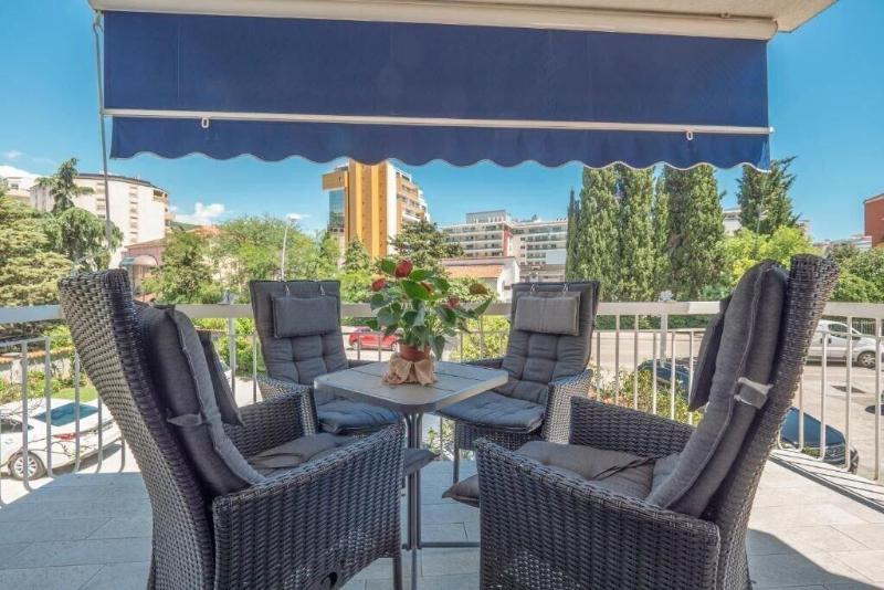 Marinero Apartments image