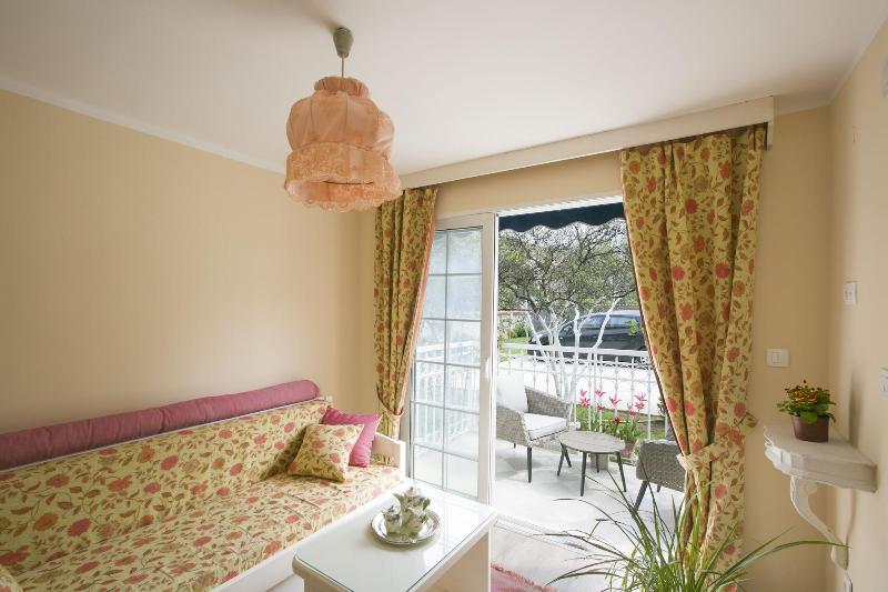 Marinero Apartments image
