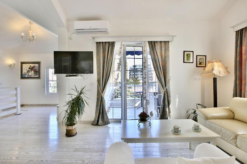 Marinero Apartments image