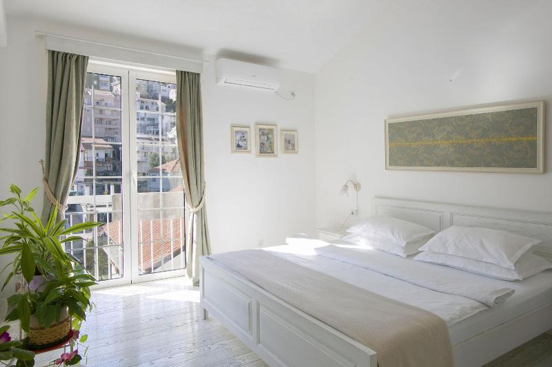 Marinero Apartments image