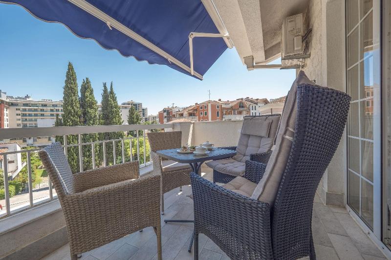 Marinero Apartments image